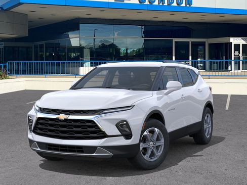 New 2026 Chevrolet Blazer LT w/ Convenience Package FWD image 6