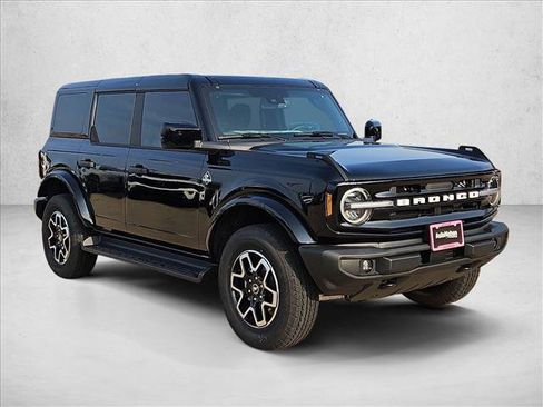 New 2026 Ford Bronco Outer Banks image 7