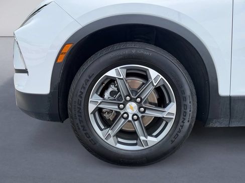 Used 2025 Chevrolet Blazer LT AWD/4WD image 9