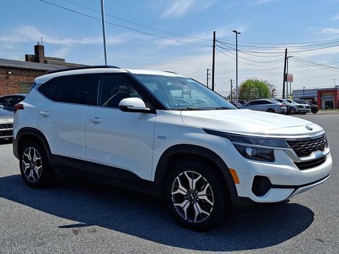 Used 2021 Kia Seltos EX AWD/4WD image 3