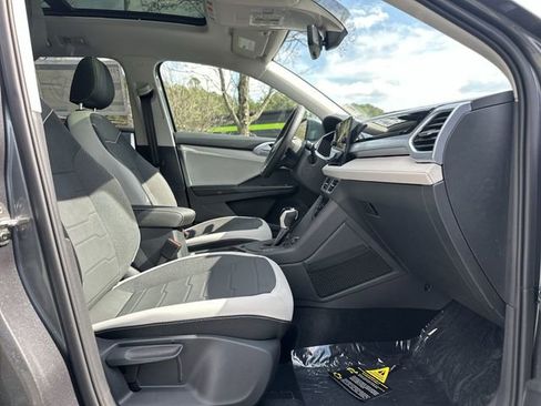 New 2026 Volkswagen Taos SE image 29
