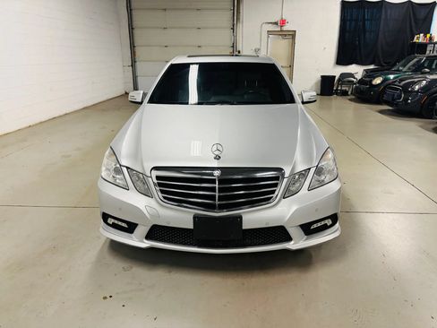 Used 2011 Mercedes-Benz E 350 Sedan image 3