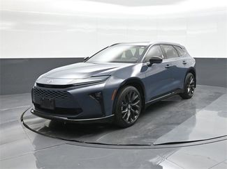 Used 2025 Toyota Crown Signia Limited video 1