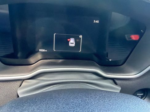 Used 2025 Toyota Corolla Cross AWD Hybrid image 33