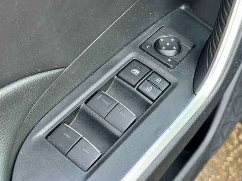 Used 2025 Toyota RAV4 XLE AWD/4WD image 20
