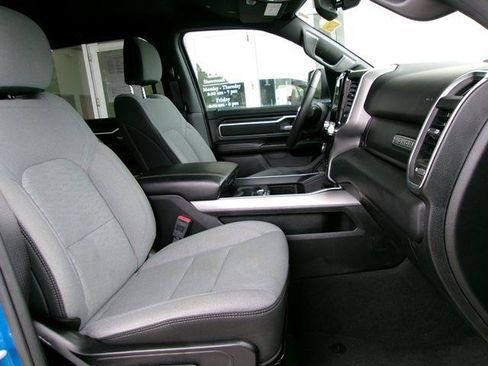 Used 2025 RAM 1500 4x4 Crew Cab image 20