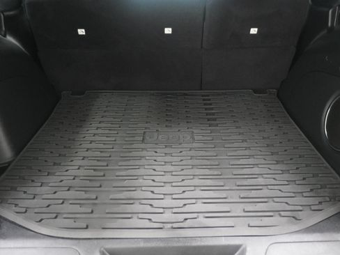 Used 2021 Jeep Grand Cherokee Limited w/ Sun & Sound Group RWD image 28