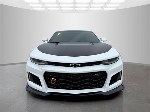 Used 2017 Chevrolet Camaro ZL1 image 2