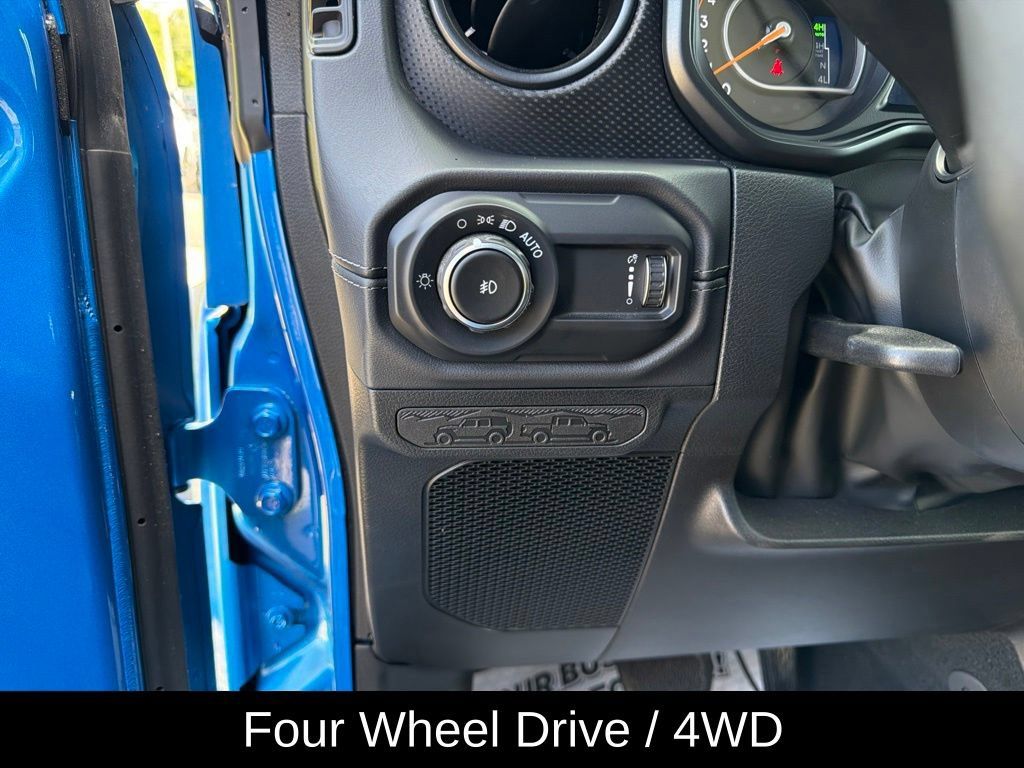 Used 2025 Jeep Wrangler Unlimited Rubicon 392 AWD/4WD image 17