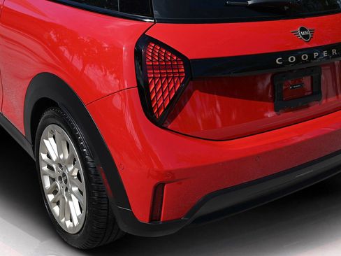 Used 2025 MINI Cooper S image 13