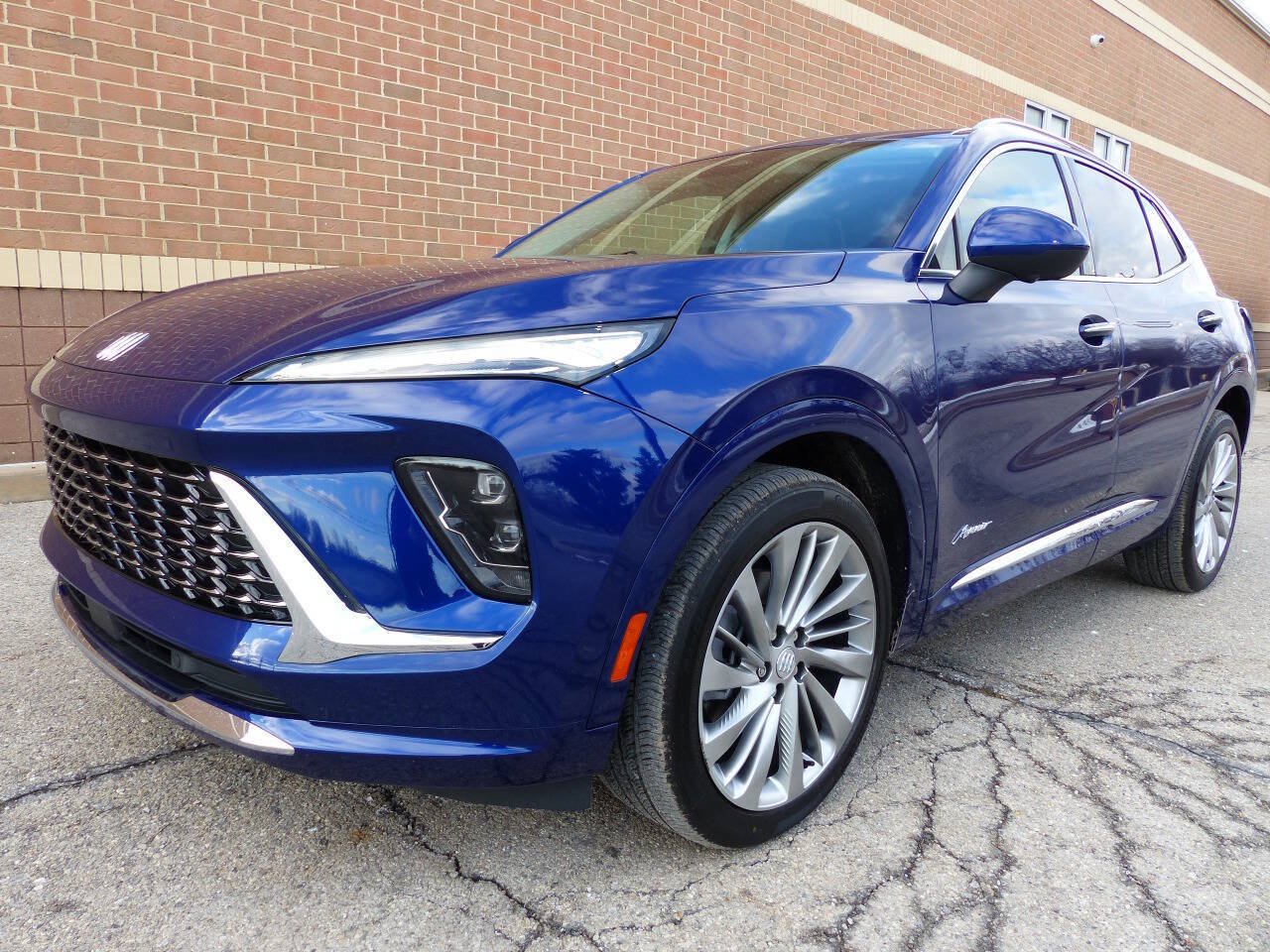 Used 2025 Buick Envision Avenir AWD/4WD image 5