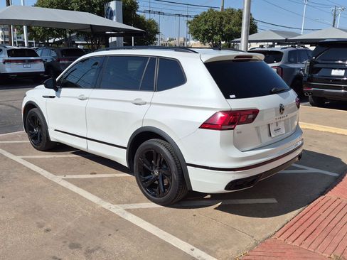 Certified 2023 Volkswagen Tiguan SE R-Line FWD image 7