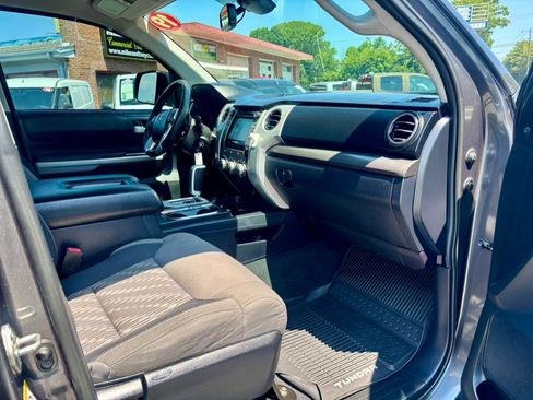 Used 2019 Toyota Tundra SR5 w/ SR5 Upgrade Package AWD/4WD image 13