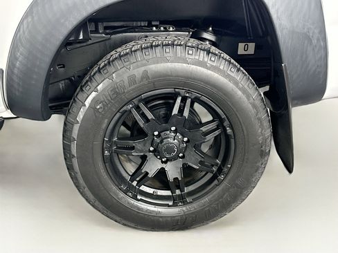 Used 2012 Toyota Tacoma PreRunner image 11