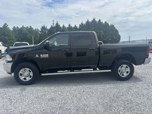Used 2017 RAM 2500 Tradesman w/ Chrome Appearance Group AWD/4WD image 8