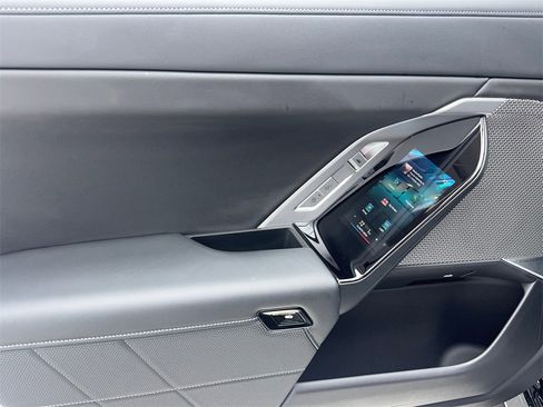 Used 2025 BMW 740i image 44