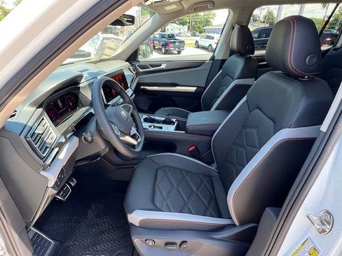 New 2026 Volkswagen Atlas Peak Edition image 12