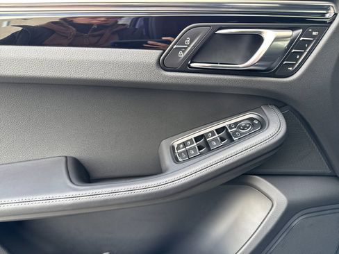 New 2026 Porsche Macan image 12