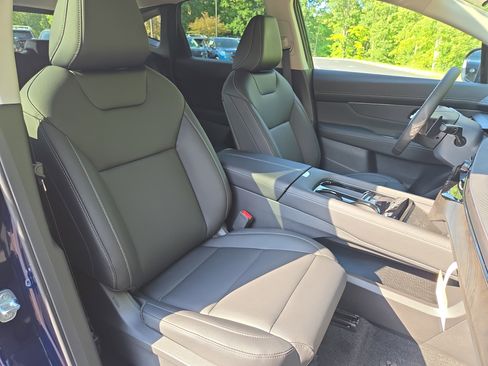 New 2025 Nissan Murano SV image 14