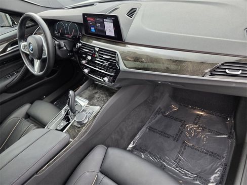 Used 2019 BMW 540i xDrive w/ M Sport Package image 31