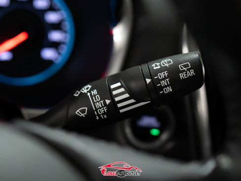 Used 2020 Chevrolet Traverse LT w/ Driver Confidence II Package image 27