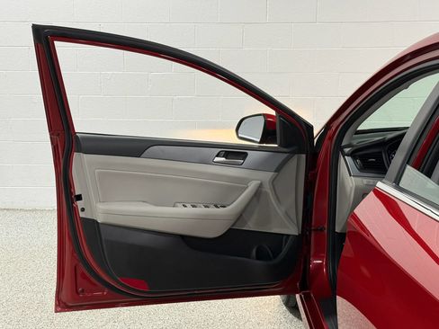 Used 2019 Hyundai Sonata SEL FWD image 11