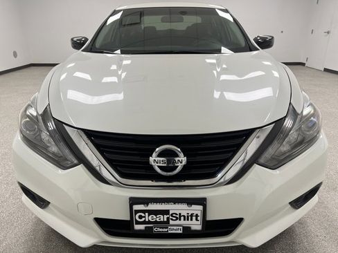 Used 2017 Nissan Altima 2.5 SR w/ Midnight Edition Package image 3