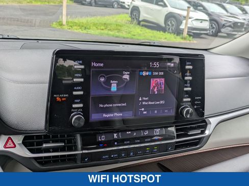 Used 2023 Toyota Sienna XLE image 21