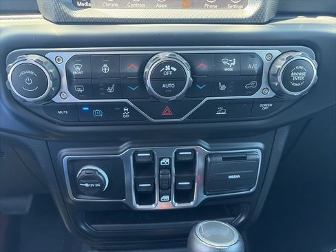 Used 2023 Jeep Wrangler Unlimited Sahara w/ Cold Weather Group AWD/4WD image 11