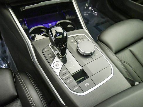 Certified 2022 BMW 330i Sedan w/ M Sport Package image 19