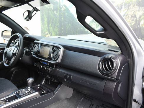 Used 2017 Toyota Tacoma TRD Sport w/ Premium & Technology Package image 24