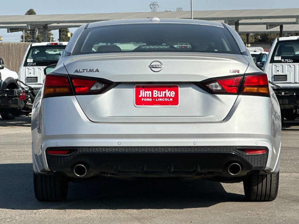 Used 2025 Nissan Altima 2.5 SR FWD image 4