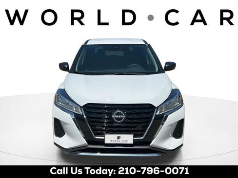 Certified 2025 Nissan Kicks Play S FWD image 2