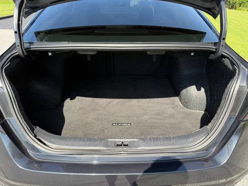 Used 2019 Nissan Altima 2.5 SL FWD image 14