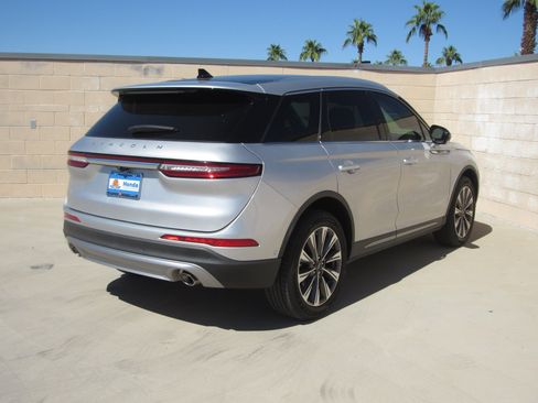 Used 2020 Lincoln Corsair Reserve image 5