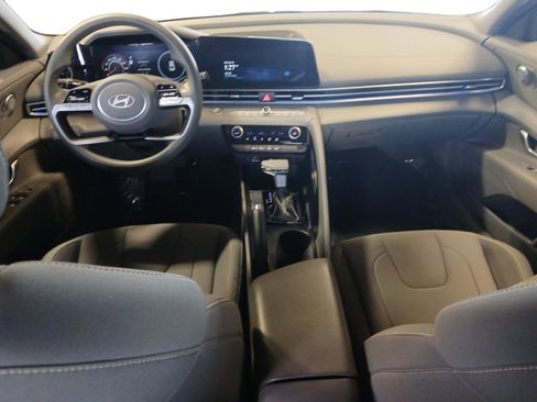 Used 2024 Hyundai Elantra SEL image 10