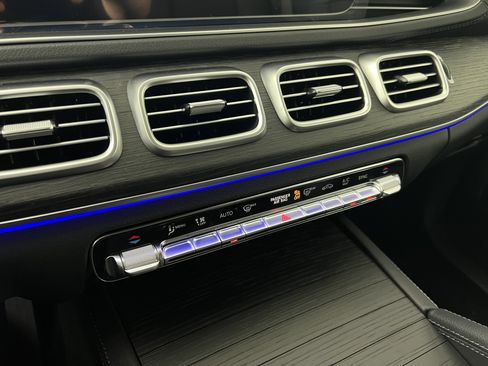 New 2025 Mercedes-Benz GLS 450 4MATIC image 33