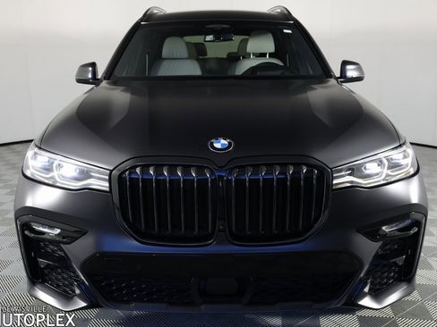 Used 2022 BMW X7 xDrive40i w/ M Sport Package image 2