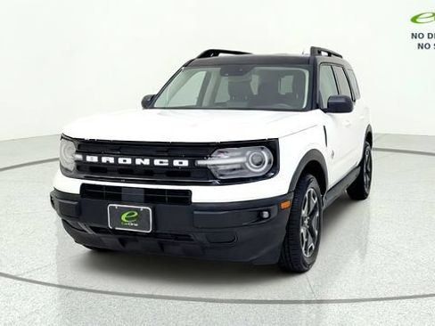 Used 2024 Ford Bronco Sport Outer Banks w/ Tech Package AWD/4WD image 3