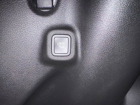 Certified 2022 Jeep Compass Latitude w/ Convenience Group image 10