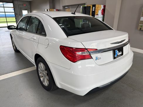 Used 2013 Chrysler 200 Touring FWD image 7