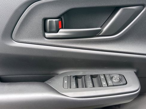 New 2026 Toyota Prius SE image 11