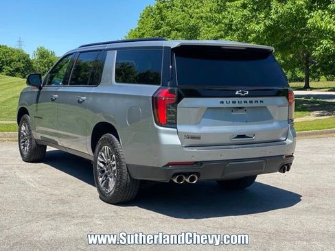 Used 2025 Chevrolet Suburban Z71 AWD/4WD image 5