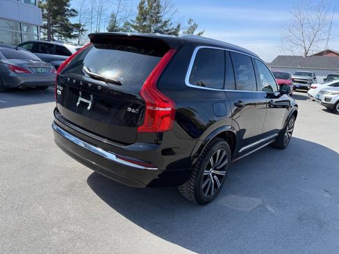 Used 2023 Volvo XC90 B6 Plus image 6