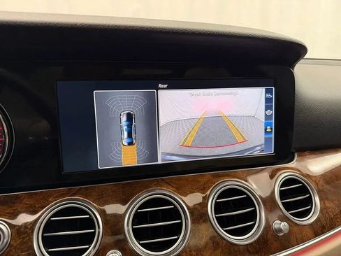 Used 2017 Mercedes-Benz E 300 4MATIC image 26