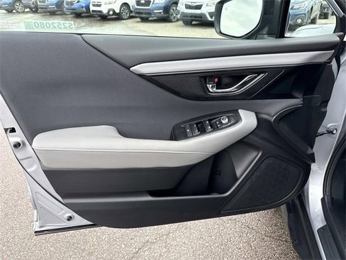 Used 2025 Subaru Outback Premium image 11