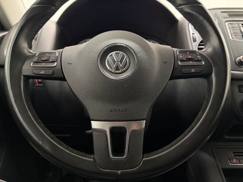 Used 2016 Volkswagen Tiguan S image 31
