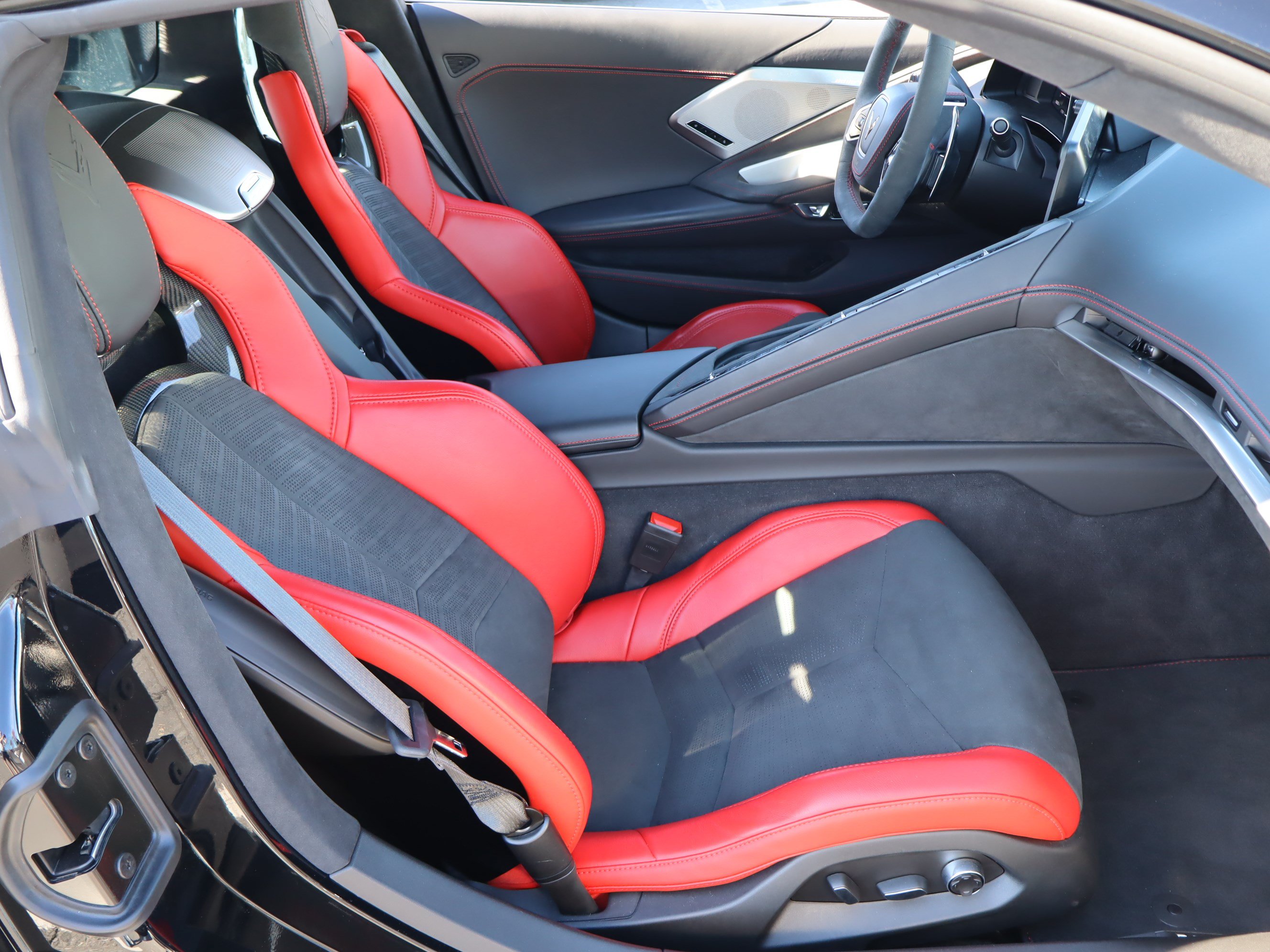Used 2023 Chevrolet Corvette Stingray Premium Cpe w/ Z51 Performance Package RWD image 33