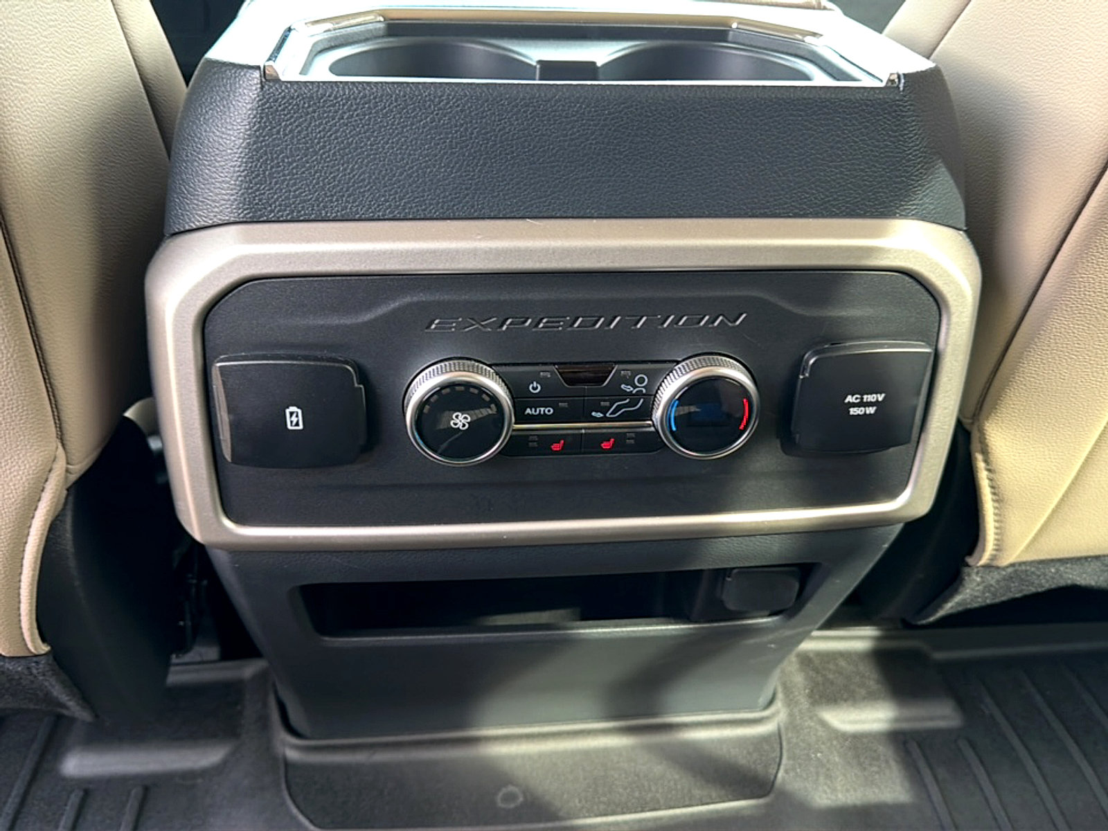 Used 2024 Ford Expedition Limited RWD image 8