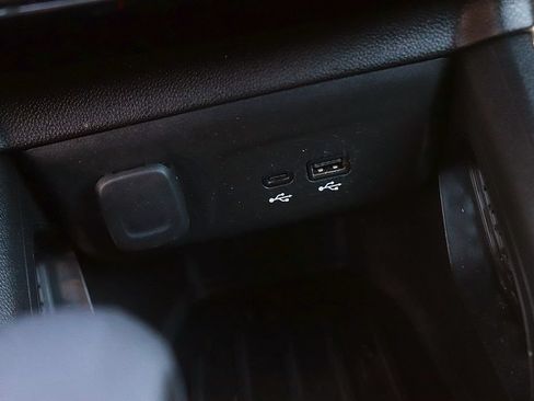 Used 2025 Chevrolet TrailBlazer LT AWD/4WD image 20